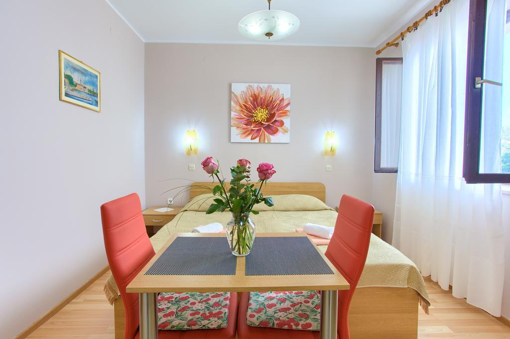 Nadija Studio Apartmani Krk Town Zewnętrze zdjęcie